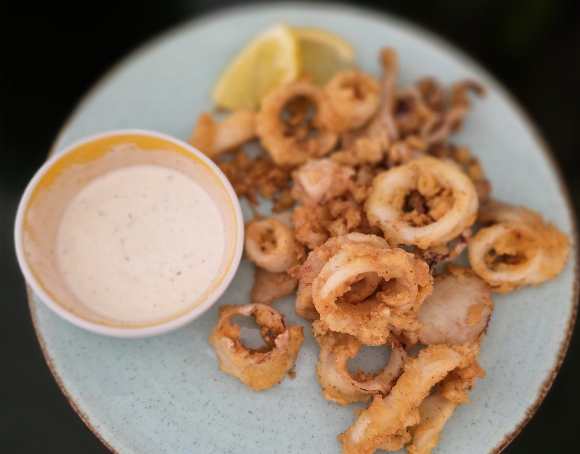 Crispy calamaris met maismeel coating